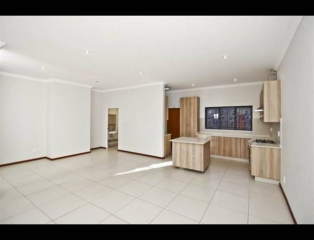 3 BEDROOM PROPERTY TO RENT IN EMMARENTIA